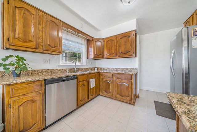 18026 Oakley Avenue, Lansing, IL 60438