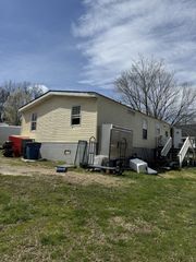 207 E Short St, Manchester, TN 37355