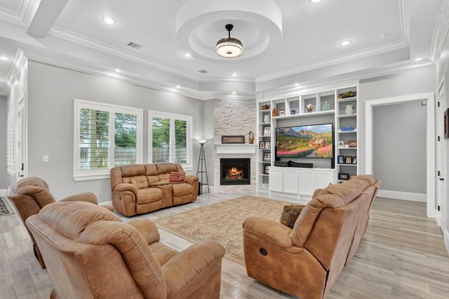 101 Bentwood Drive, Montgomery, TX 77356