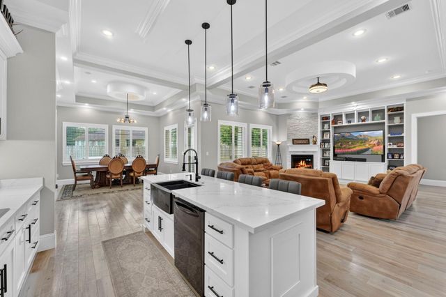 101 Bentwood Drive, Montgomery, TX 77356