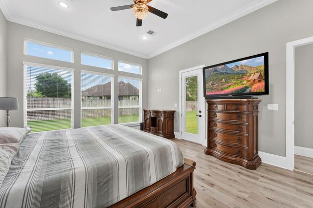 101 Bentwood Drive, Montgomery, TX 77356