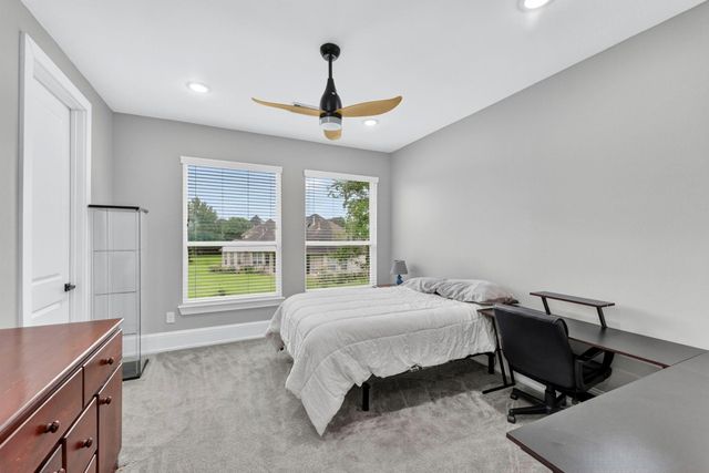 101 Bentwood Drive, Montgomery, TX 77356
