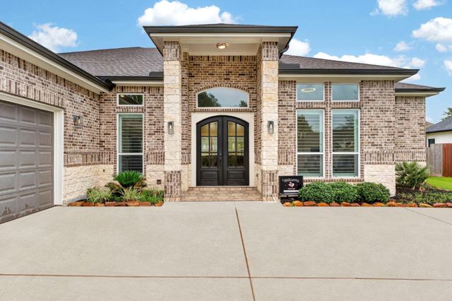 101 Bentwood Drive, Montgomery, TX 77356