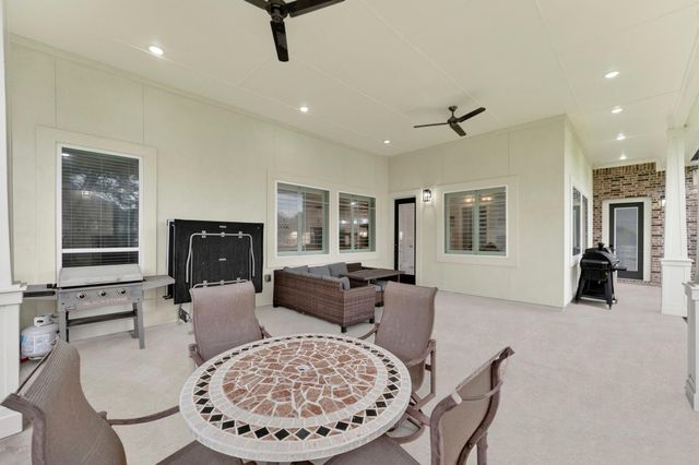 101 Bentwood Drive, Montgomery, TX 77356