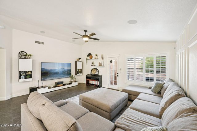 6560 E SADDLEBACK Street, Mesa, AZ 85215