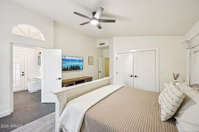 6560 E SADDLEBACK Street, Mesa, AZ 85215