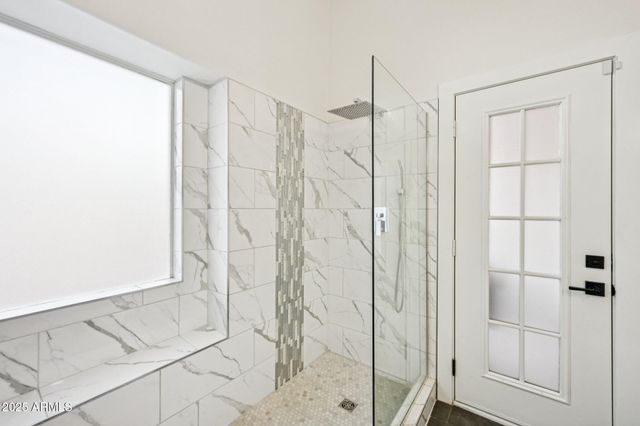 6560 E SADDLEBACK Street, Mesa, AZ 85215