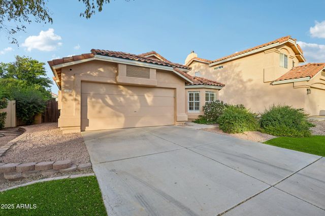 6560 E SADDLEBACK Street, Mesa, AZ 85215