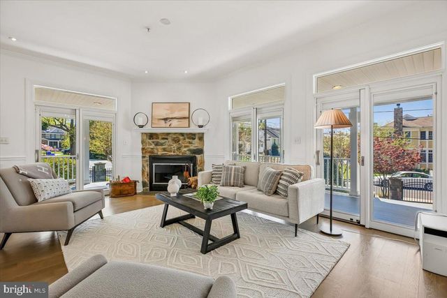 4557 FAIRFIELD DR, Bethesda, MD 20814