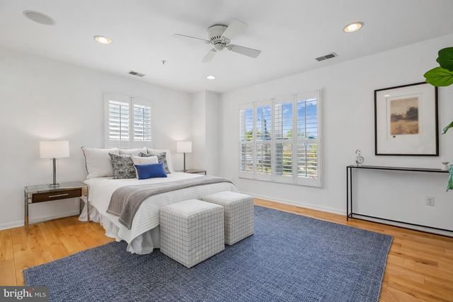 4557 FAIRFIELD DR, Bethesda, MD 20814