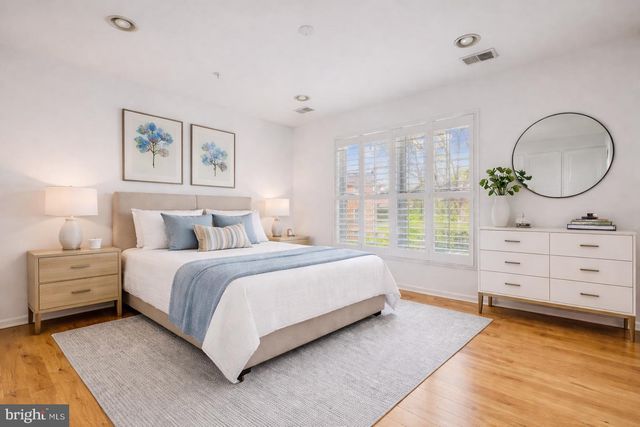 4557 FAIRFIELD DR, Bethesda, MD 20814