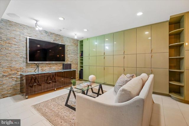 4557 FAIRFIELD DR, Bethesda, MD 20814