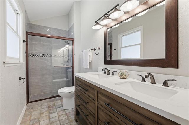 10216 N Main Street, Kansas City, MO 64155
