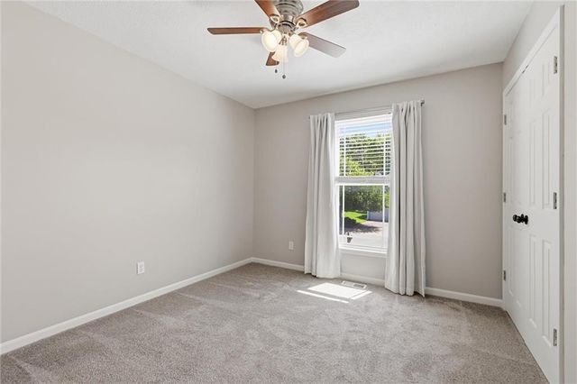 10216 N Main Street, Kansas City, MO 64155