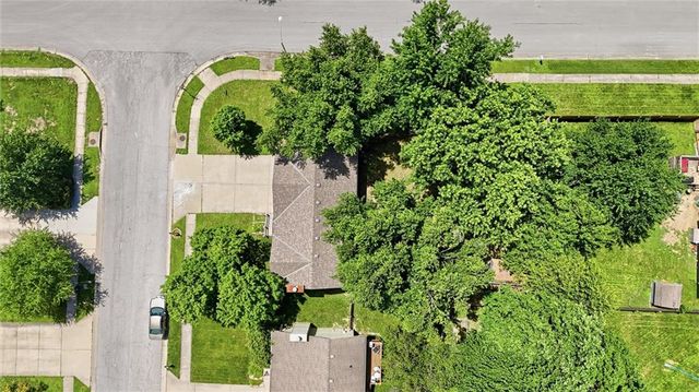10216 N Main Street, Kansas City, MO 64155