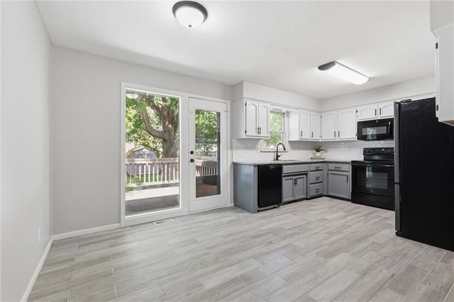 10216 N Main Street, Kansas City, MO 64155