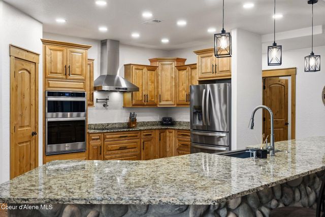 474 Granite Ridge Rd E, Sandpoint, ID 83864