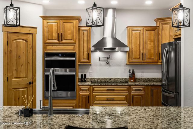 474 Granite Ridge Rd E, Sandpoint, ID 83864