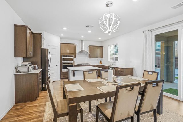 1653 Dairy Ln, Manteca, CA 95337