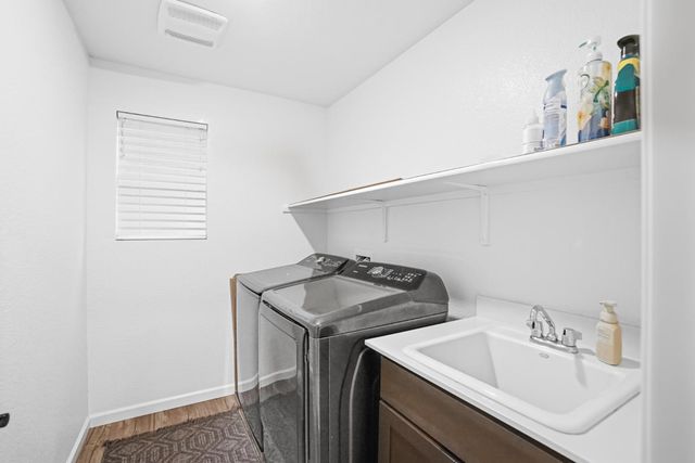 1653 Dairy Ln, Manteca, CA 95337