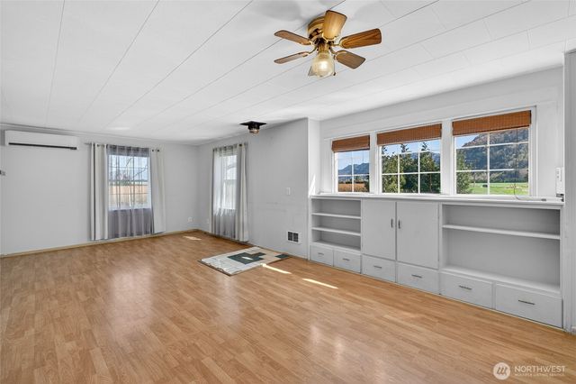 5419 Hillview Road, Sumas, WA 98295