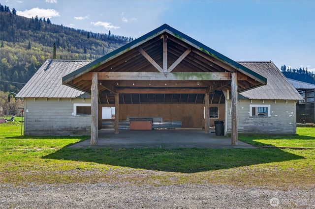 5419 Hillview Road, Sumas, WA 98295