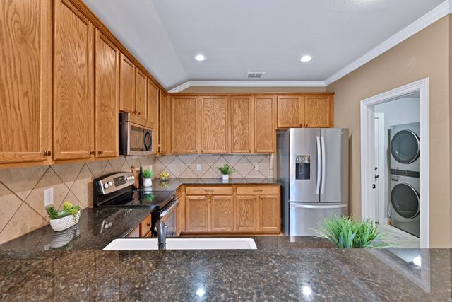 3921 Pitchstone Drive, Mckinney, TX 75070
