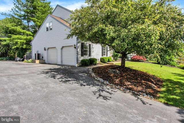 181 GREEN VALLEY RD, Sinking Spring, PA 19608