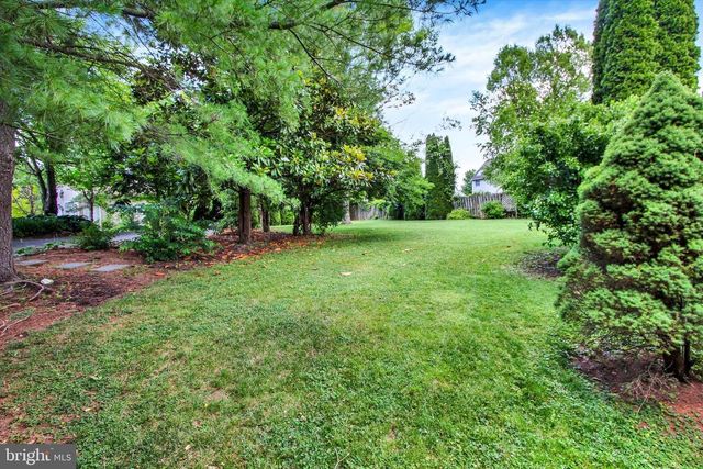 181 GREEN VALLEY RD, Sinking Spring, PA 19608