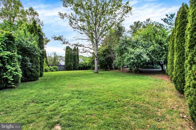 181 GREEN VALLEY RD, Sinking Spring, PA 19608