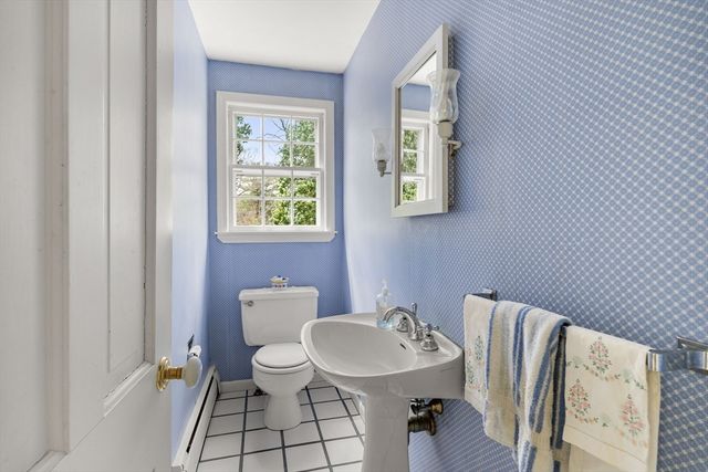 26 Canterbury Hill Rd, Topsfield, MA 01983