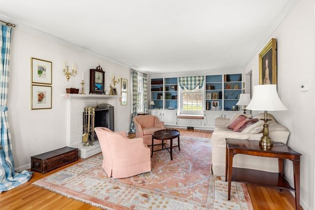 26 Canterbury Hill Rd, Topsfield, MA 01983