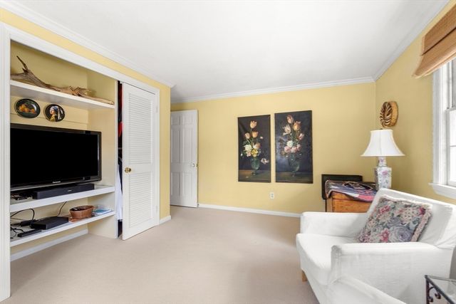 26 Canterbury Hill Rd, Topsfield, MA 01983