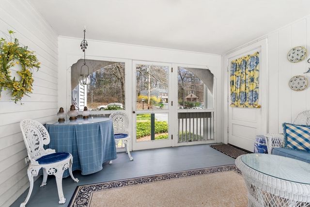 26 Canterbury Hill Rd, Topsfield, MA 01983