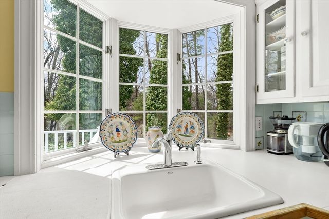 26 Canterbury Hill Rd, Topsfield, MA 01983