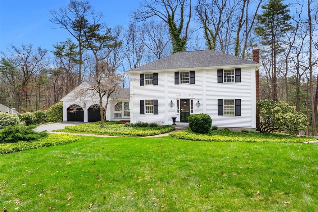 26 Canterbury Hill Rd, Topsfield, MA 01983