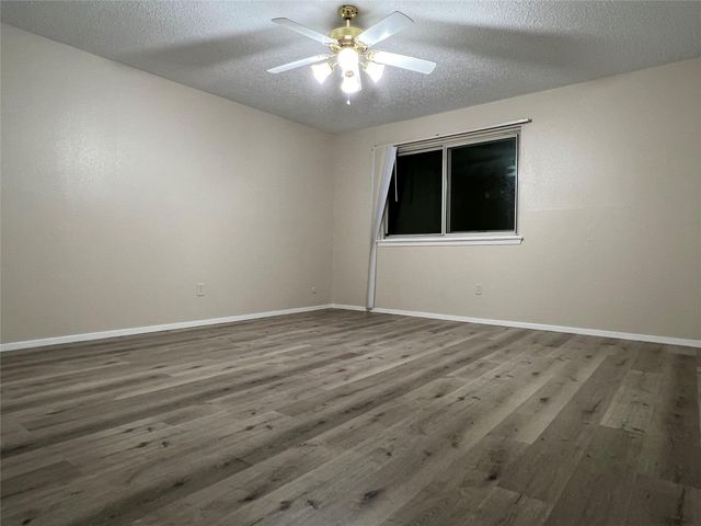 2130 Greenbriar Colony Drive 2130, Houston, TX 77032