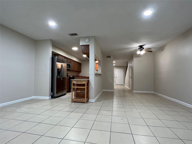 2130 Greenbriar Colony Drive 2130, Houston, TX 77032