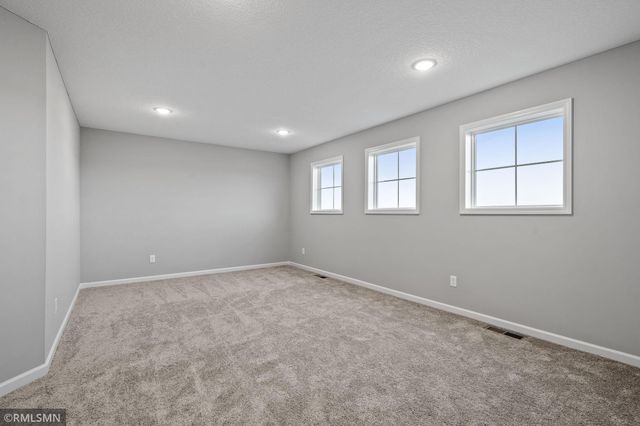 16590 Ulysses Street NW, Elk River, MN 55330