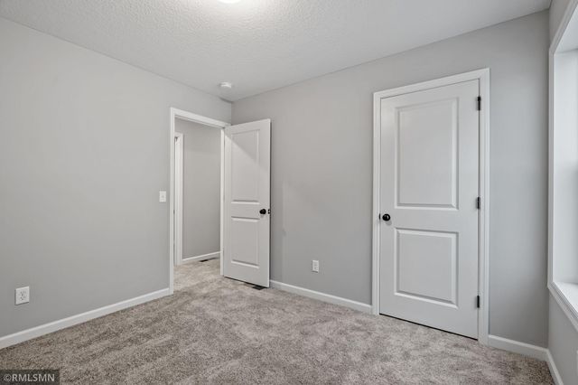 16590 Ulysses Street NW, Elk River, MN 55330