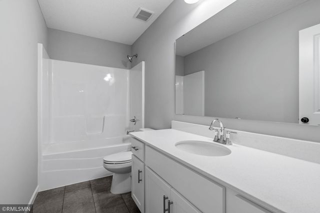 16590 Ulysses Street NW, Elk River, MN 55330