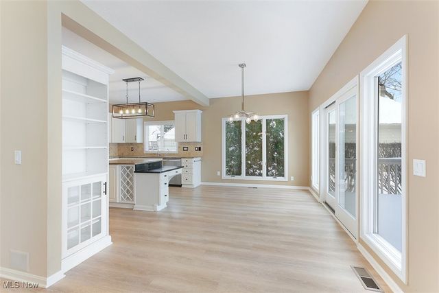 196 Chisholm Court, Aurora, OH 44202