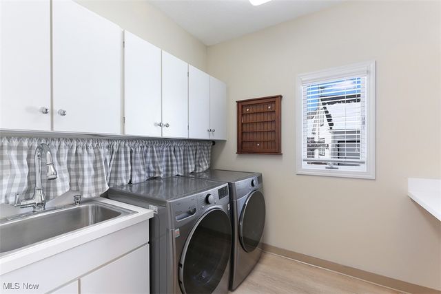 196 Chisholm Court, Aurora, OH 44202