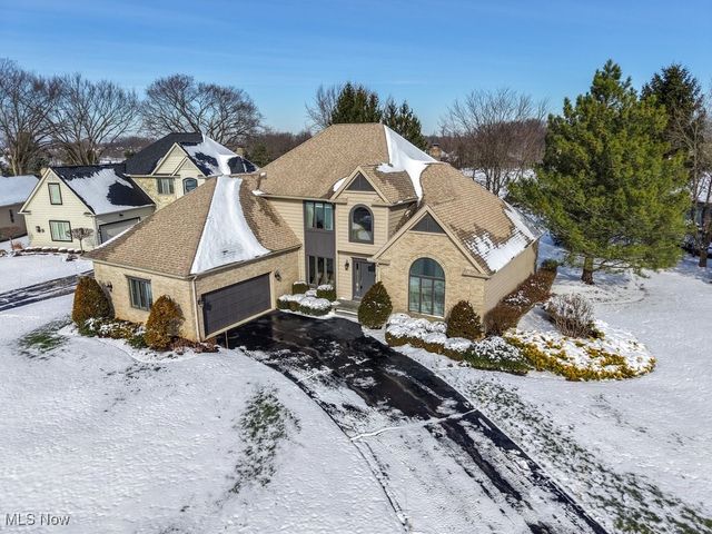 196 Chisholm Court, Aurora, OH 44202