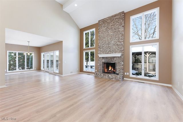 196 Chisholm Court, Aurora, OH 44202