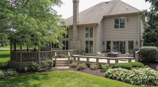 196 Chisholm Court, Aurora, OH 44202