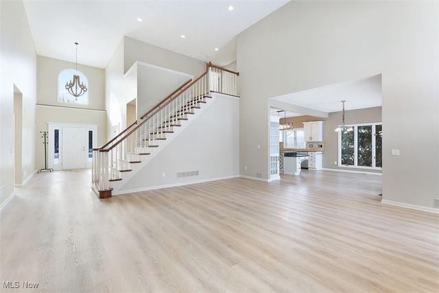 196 Chisholm Court, Aurora, OH 44202