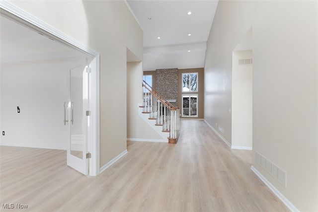 196 Chisholm Court, Aurora, OH 44202