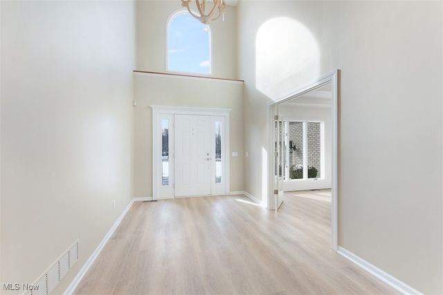 196 Chisholm Court, Aurora, OH 44202