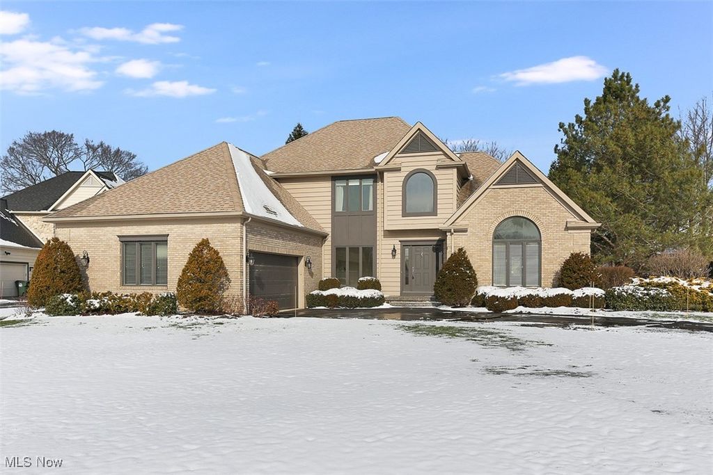 196 Chisholm Court, Aurora, OH 44202